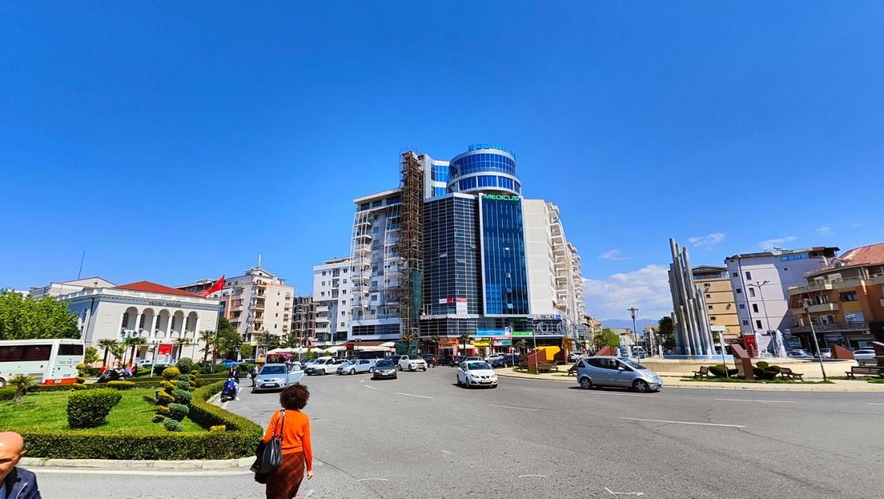 Appartamento Aria Con Vista Sul Teatro Migjeni Shkodër Exterior foto