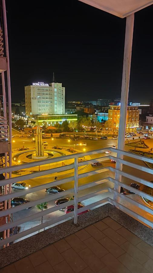 Appartamento Aria Con Vista Sul Teatro Migjeni Shkodër Exterior foto